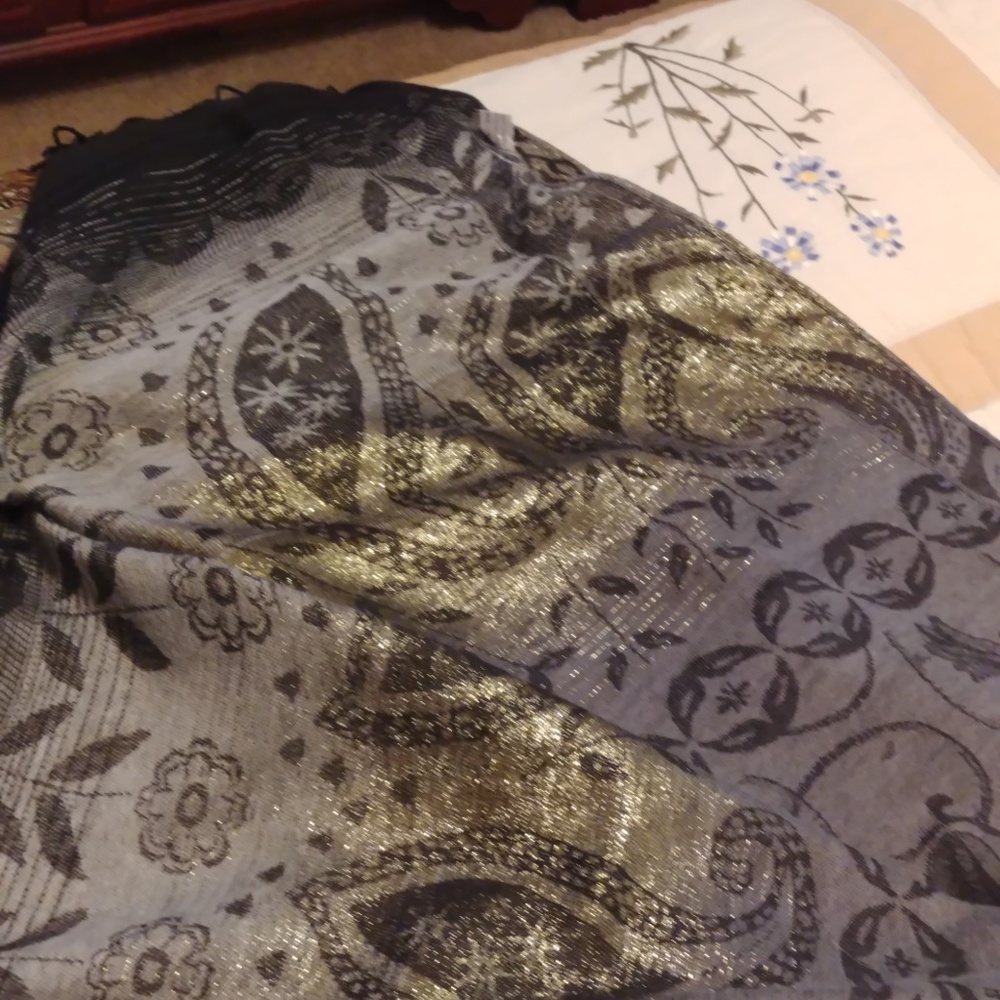 Scarf - Picture 3 of 4